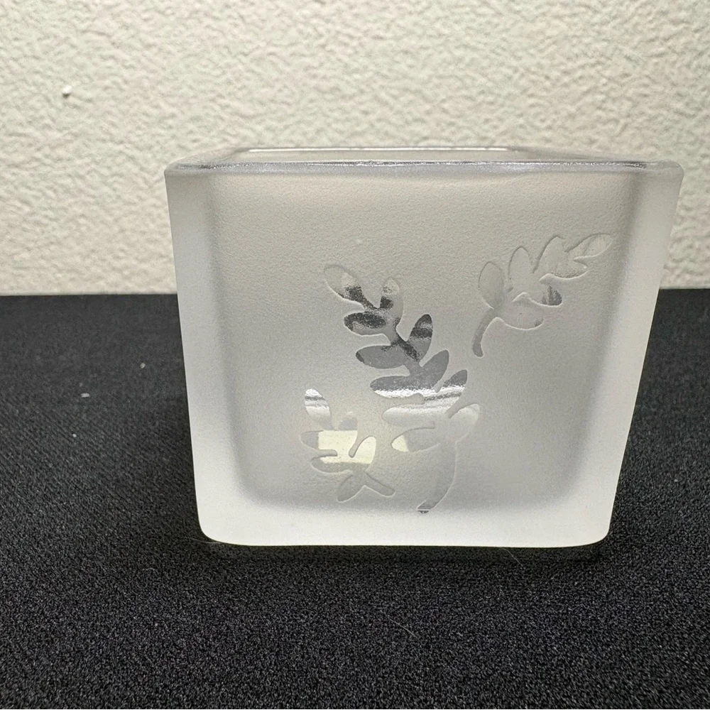 PartyLite elegant frosted